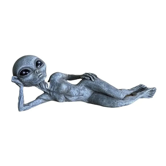 1PC Alien Resin Statue – Creative Figurine for Halloween, Home & Garden Decoration